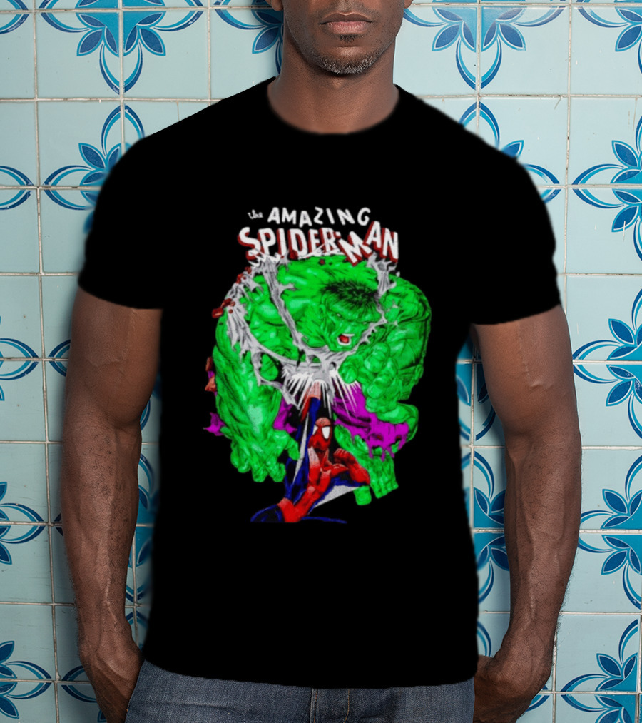 The Amazing Spider Man The Incredible Hulk Comic Style Showdown T-Shirt