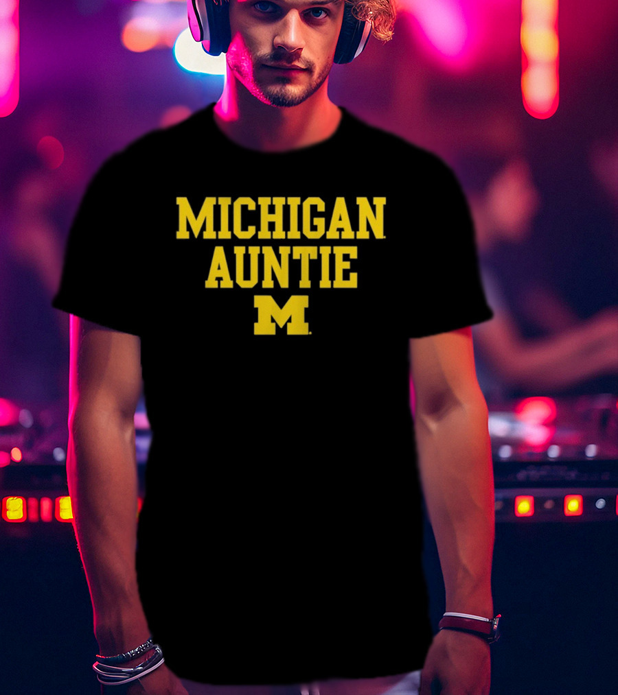 Michigan Wolverines Auntie M NCAA Fan T-Shirt