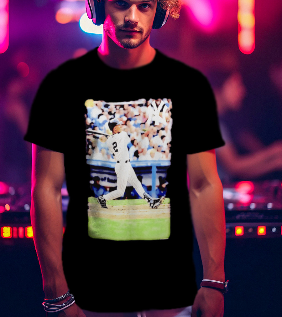 Derek Jeter New York Yankees Legendary Swing Moment T-Shirt
