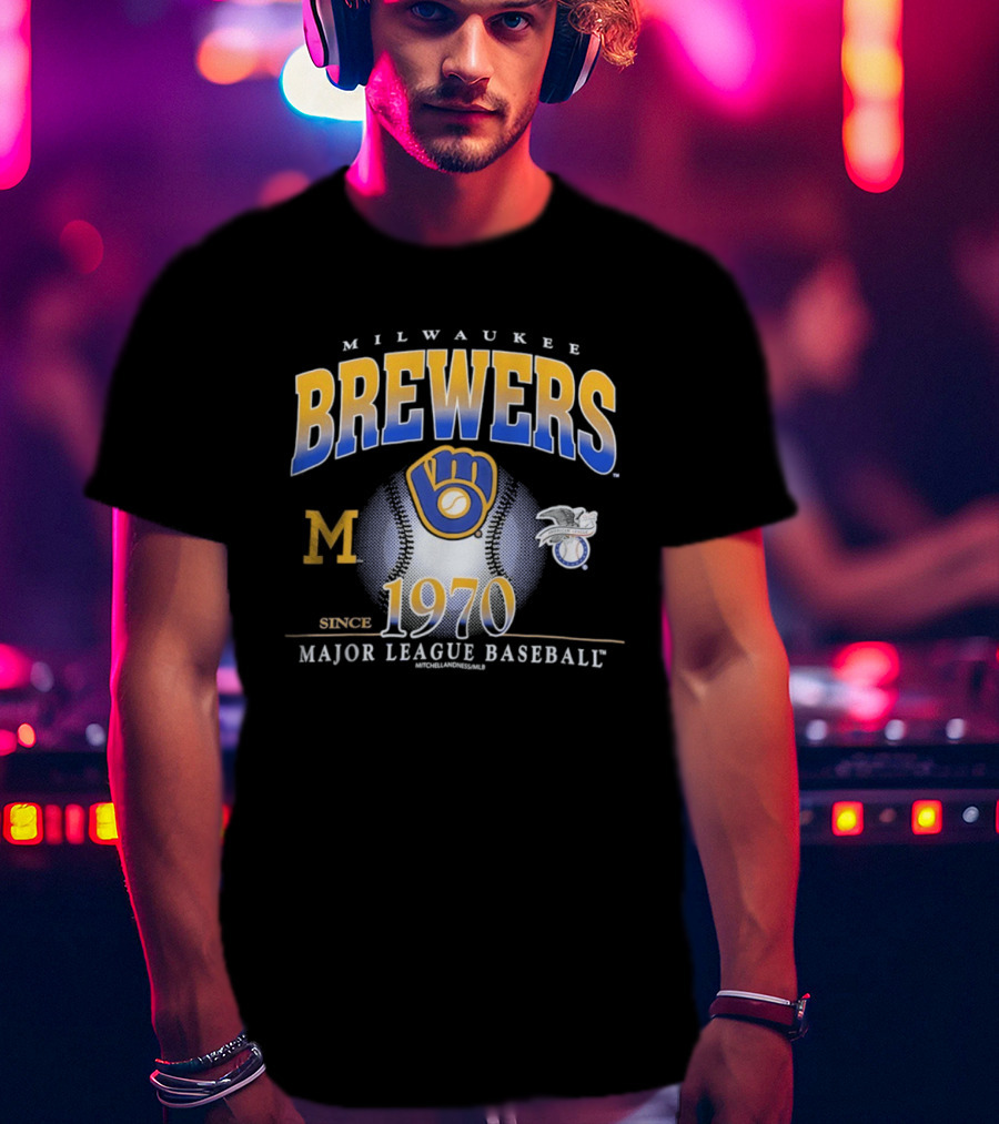 Milwaukee Brewers 1970 Major League Baseball M T-Shirt