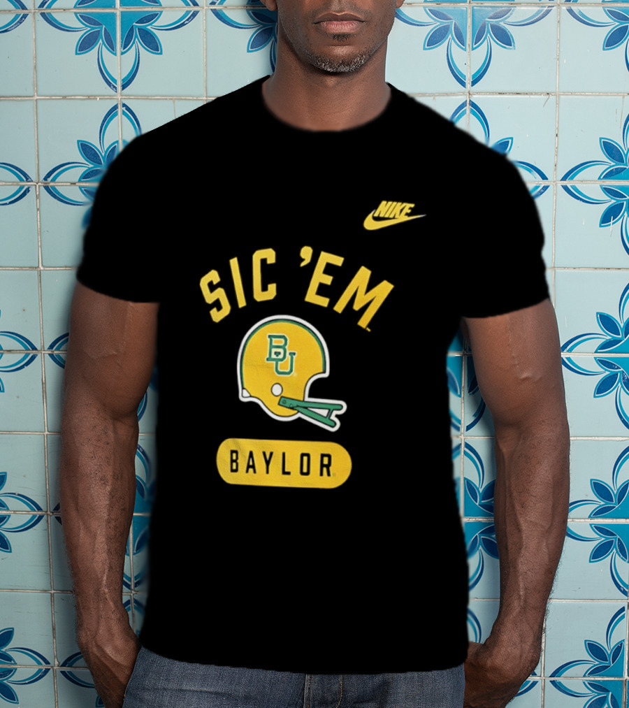 Nike Sic 'Em Baylor Football Helmet BU T-Shirt