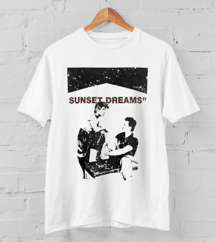 SUNSET DREAMS Streetwear T-Shirt