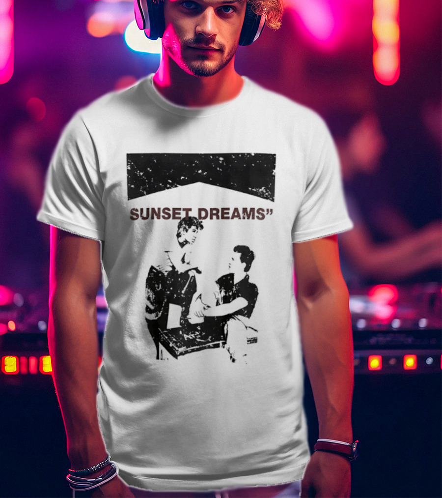 SUNSET DREAMS Streetwear T-Shirt