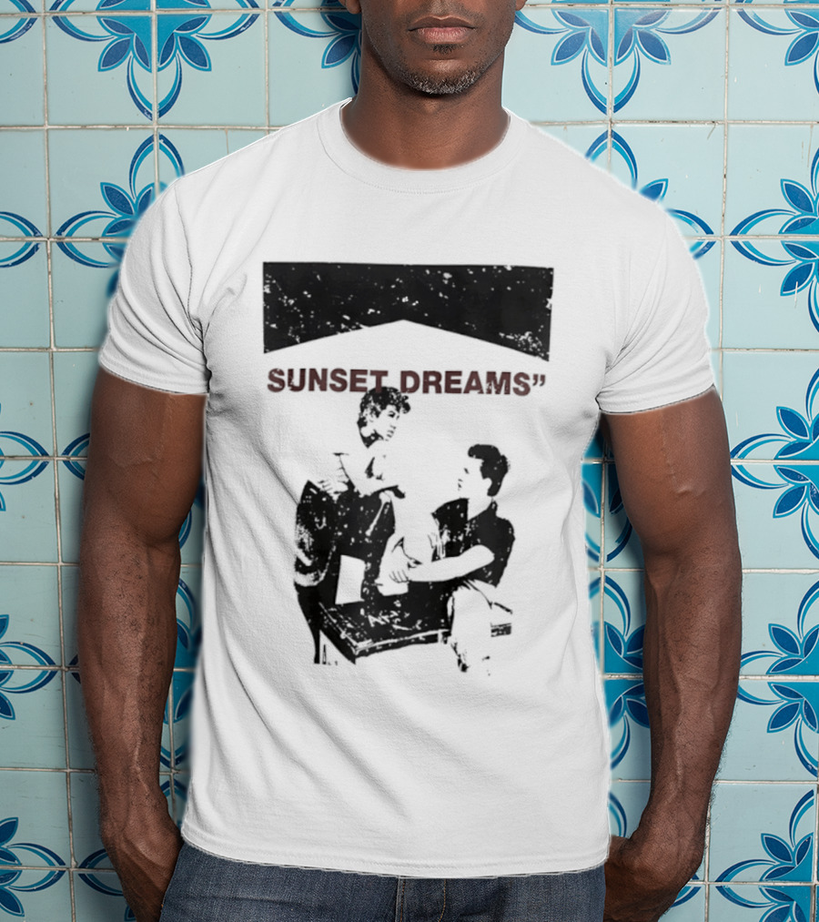 SUNSET DREAMS Streetwear T-Shirt