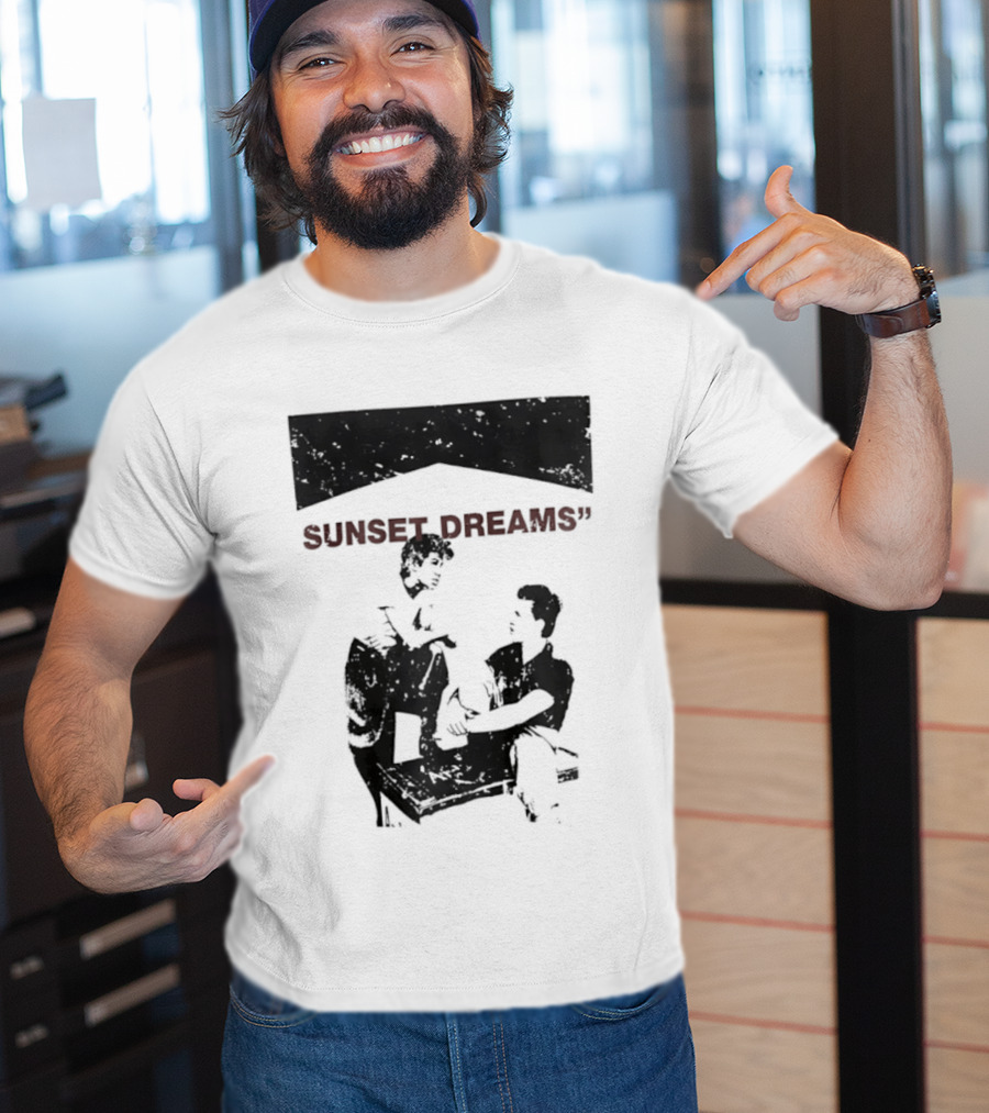 SUNSET DREAMS Streetwear T-Shirt