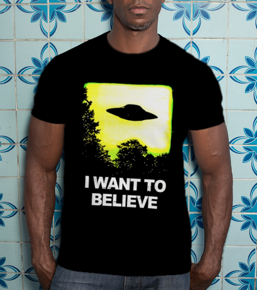 Alien I Want To Believe UFO Silhouette Paranormal Activity The Truth Is Out There T-Shirt