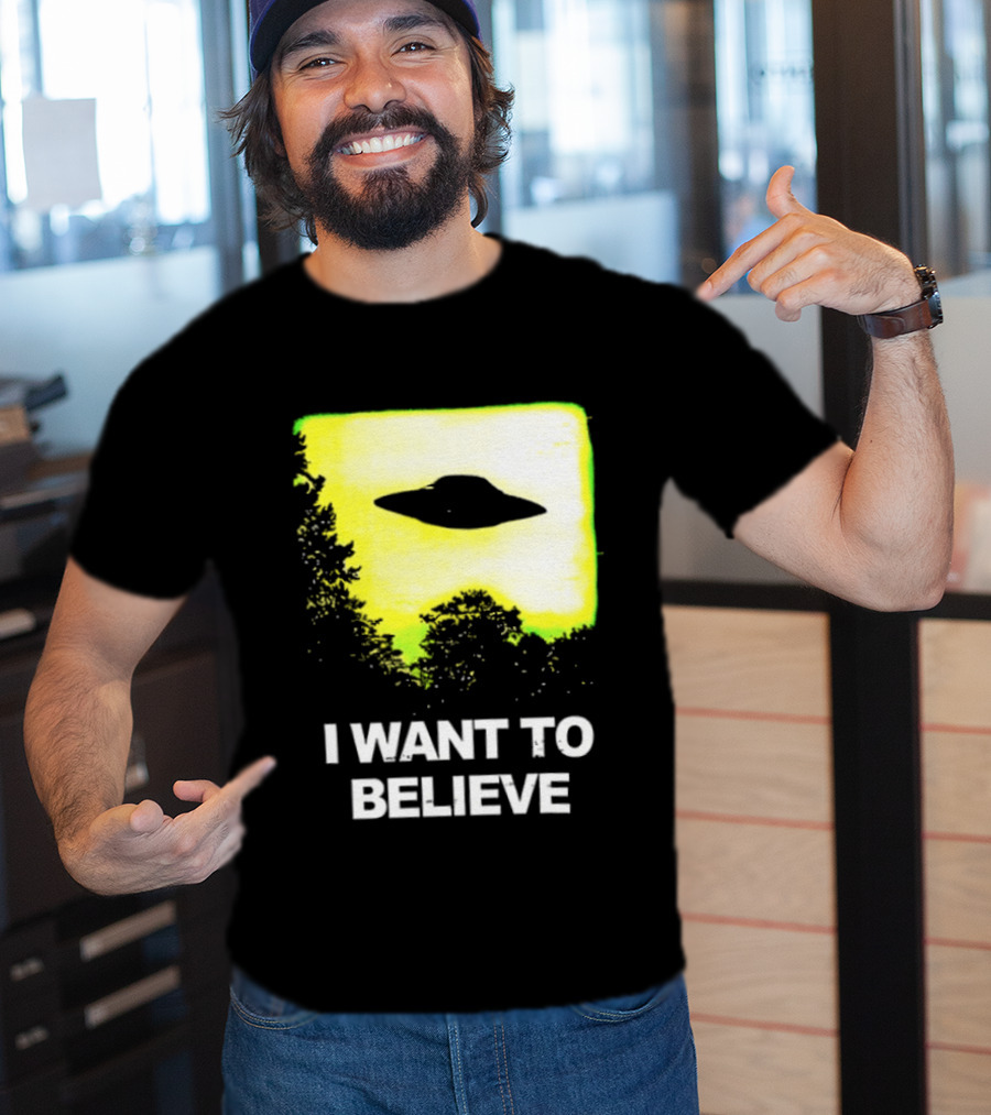 Alien I Want To Believe UFO Silhouette Paranormal Activity The Truth Is Out There T-Shirt
