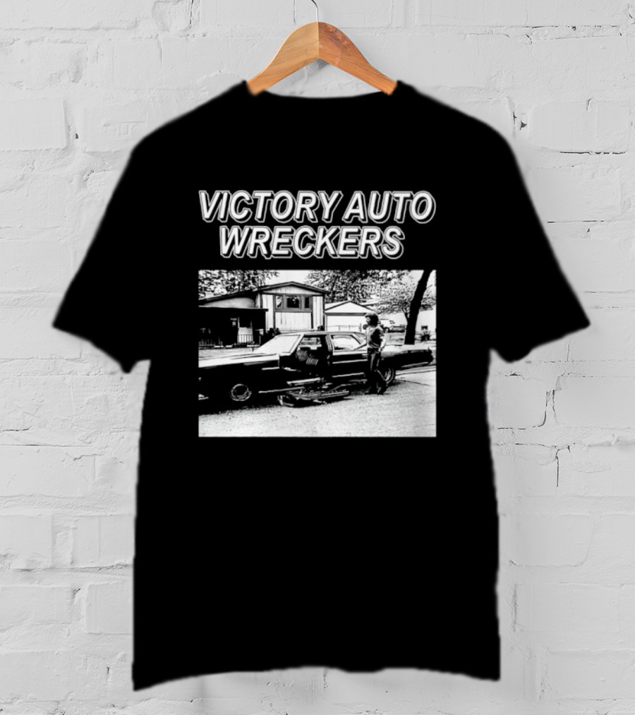 Victory Auto Wreckers Classic Chicago TV Commercial Scene T-Shirt