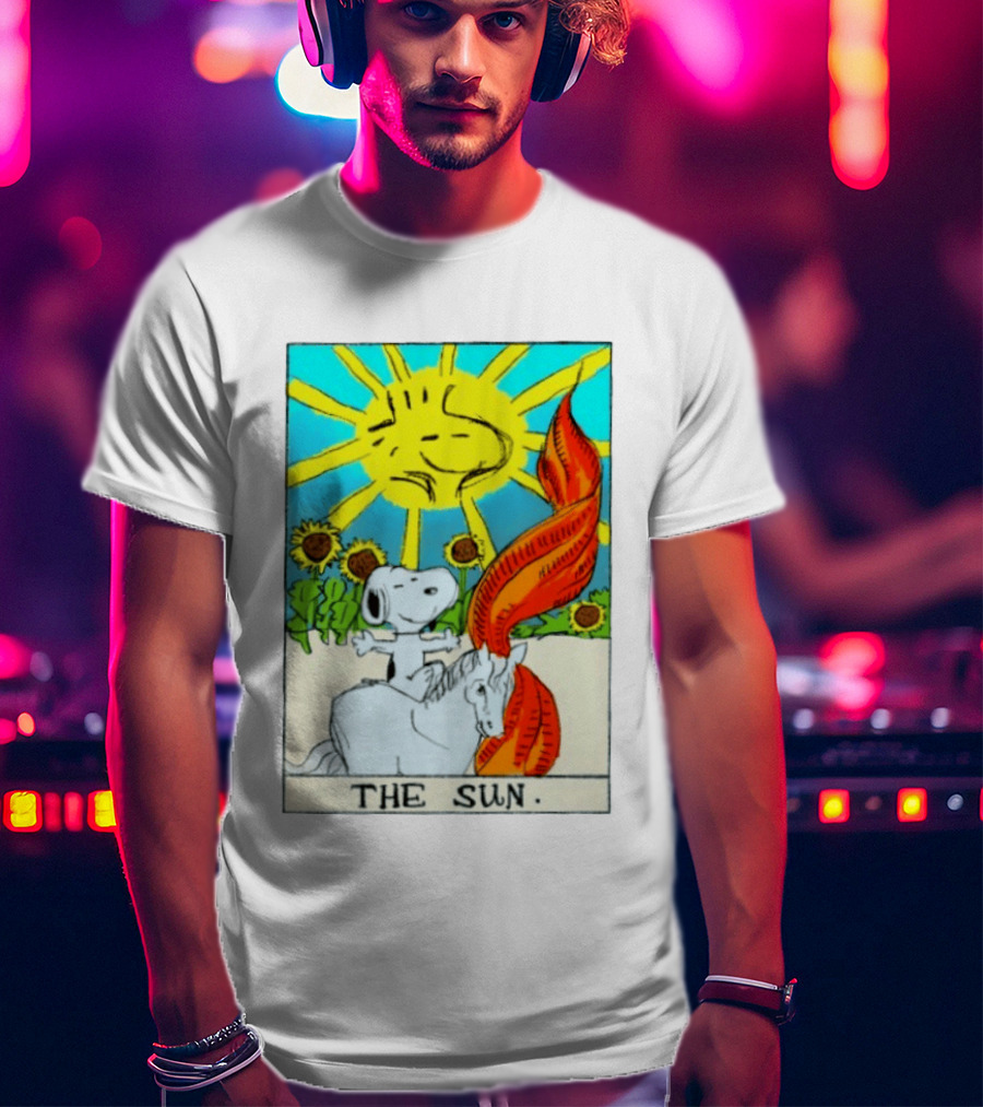Snoopy The Sun Tarot Card Peanuts Charlie Brown Tarot T-Shirt