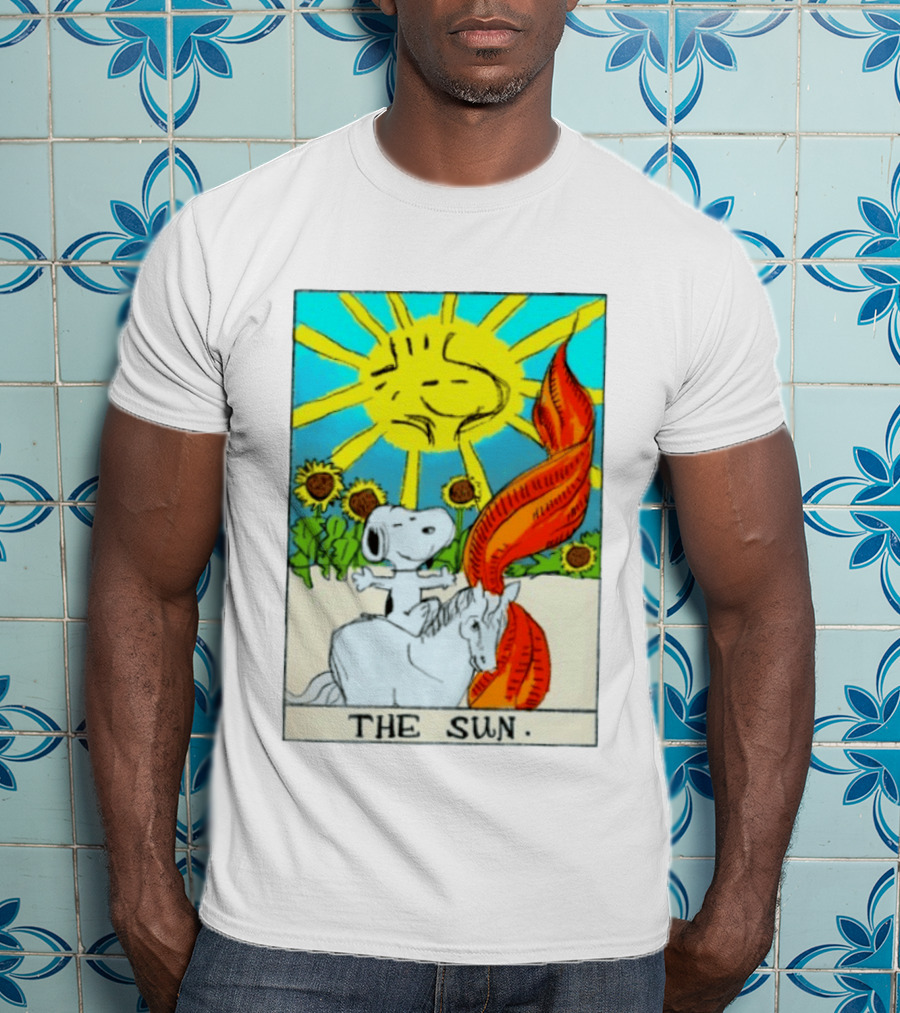 Snoopy The Sun Tarot Card Peanuts Charlie Brown Tarot T-Shirt