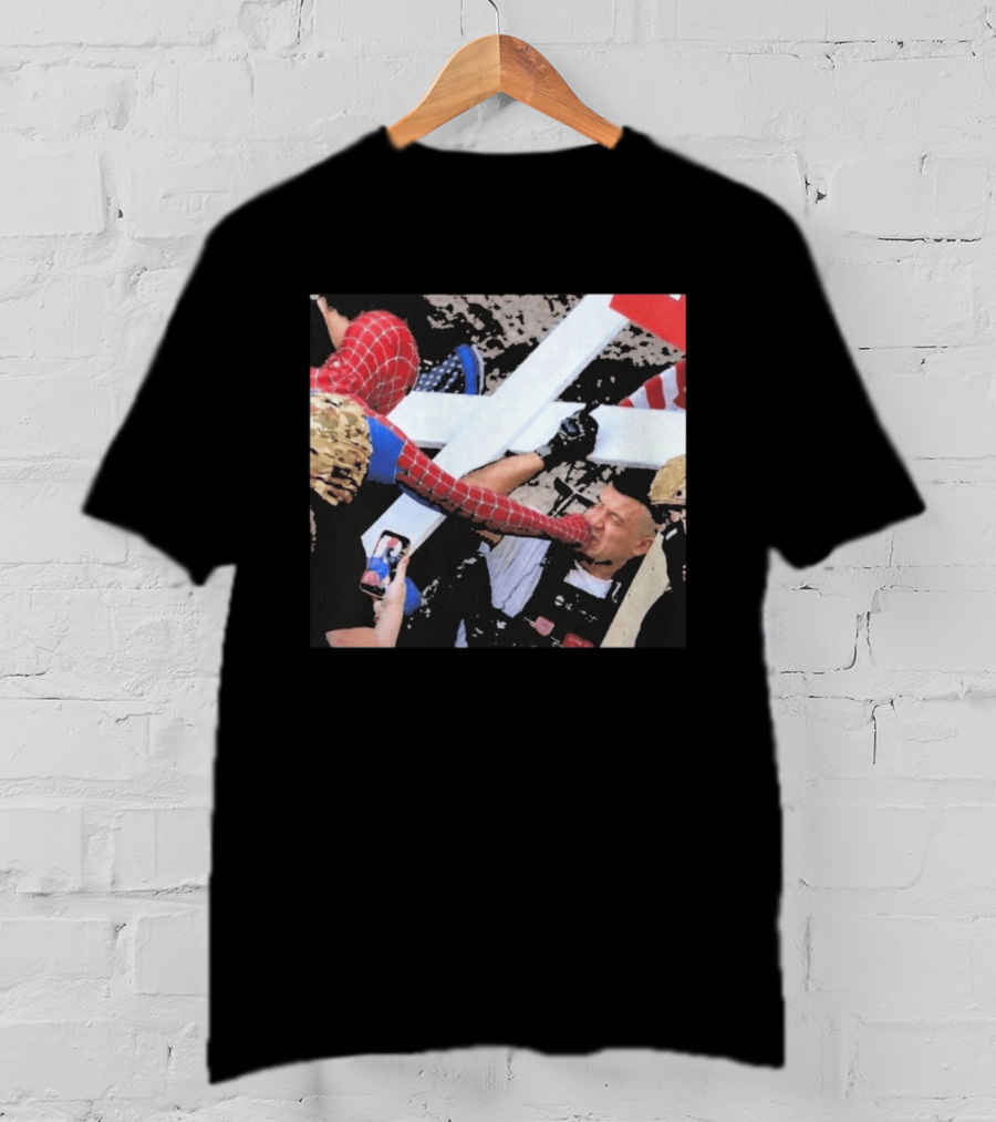 Minneapolis Spiderman Punching Police Protest Scene T-Shirt