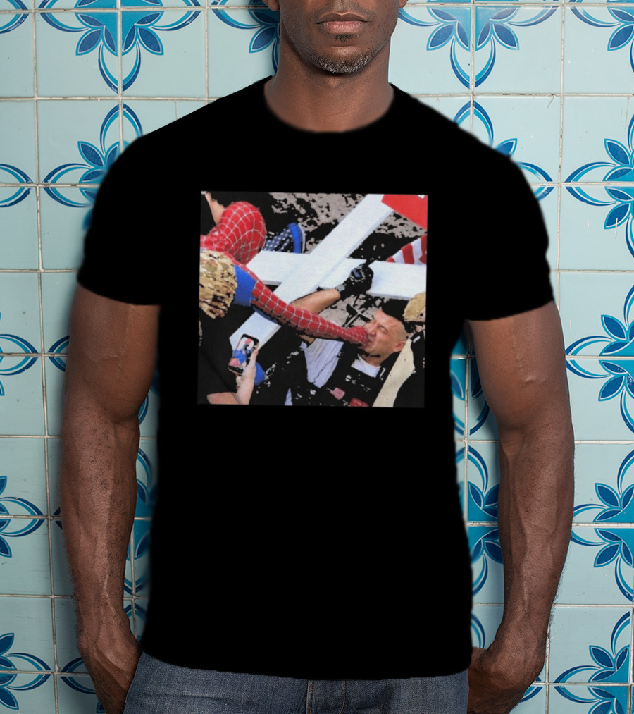 Minneapolis Spiderman Punching Police Protest Scene T-Shirt