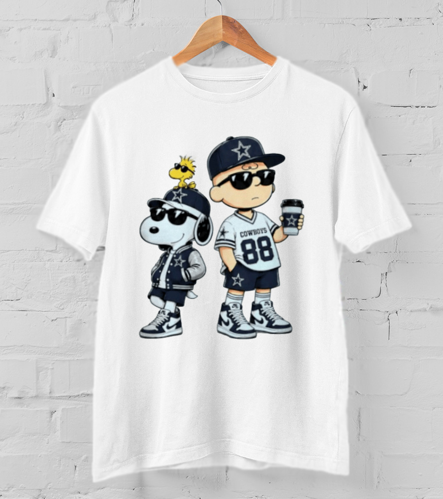 Snoopy Charlie Brown Cowboys 88 Football Fan Gear T-Shirt