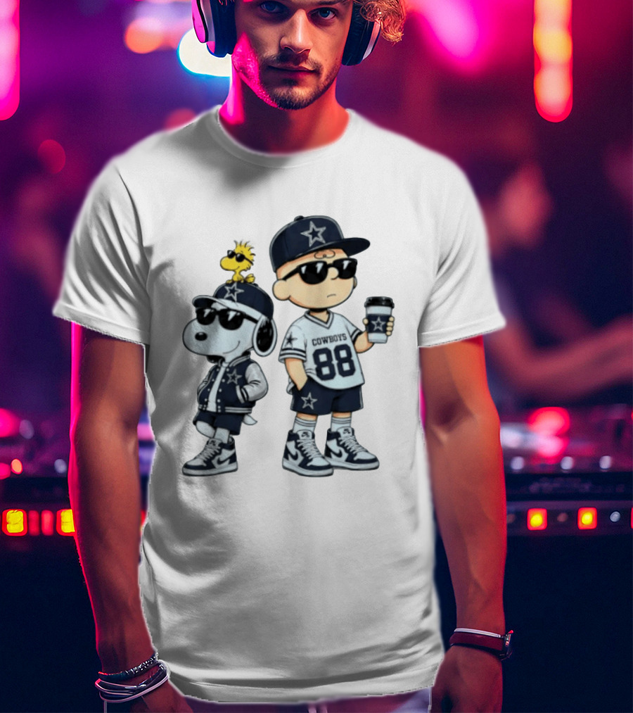 Snoopy Charlie Brown Cowboys 88 Football Fan Gear T-Shirt