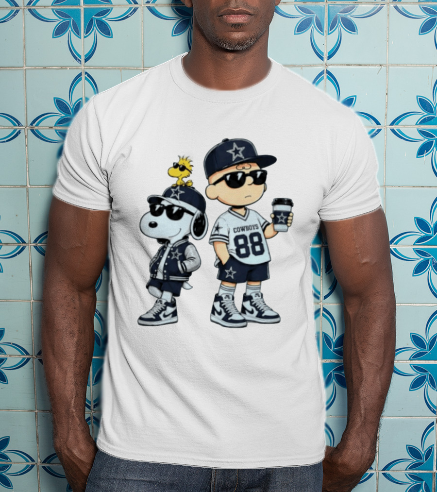 Snoopy Charlie Brown Cowboys 88 Football Fan Gear T-Shirt