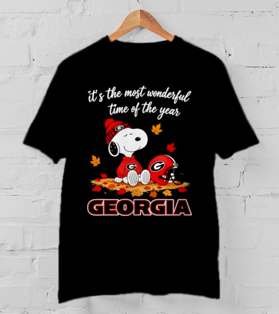 Georgia Bulldogs Snoopy It's The Most Wonderful Time Of The Year Autumn Leaves 2026 T-Shirt