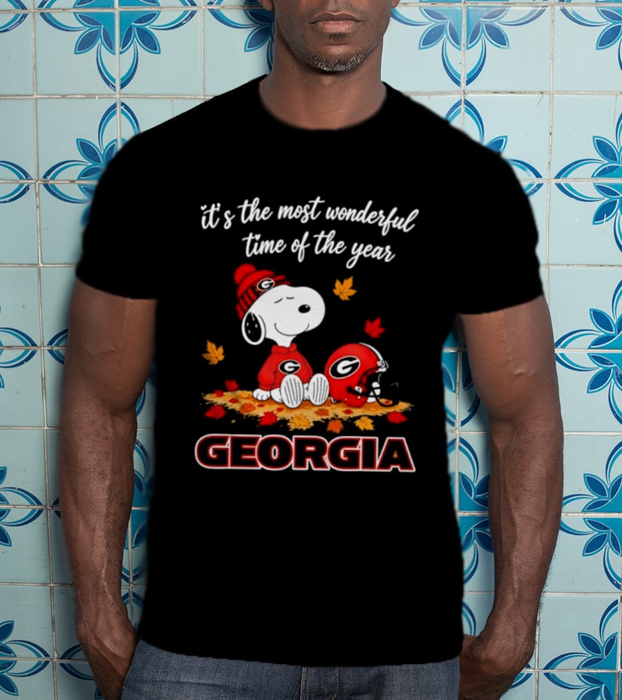 Georgia Bulldogs Snoopy It's The Most Wonderful Time Of The Year Autumn Leaves 2026 T-Shirt