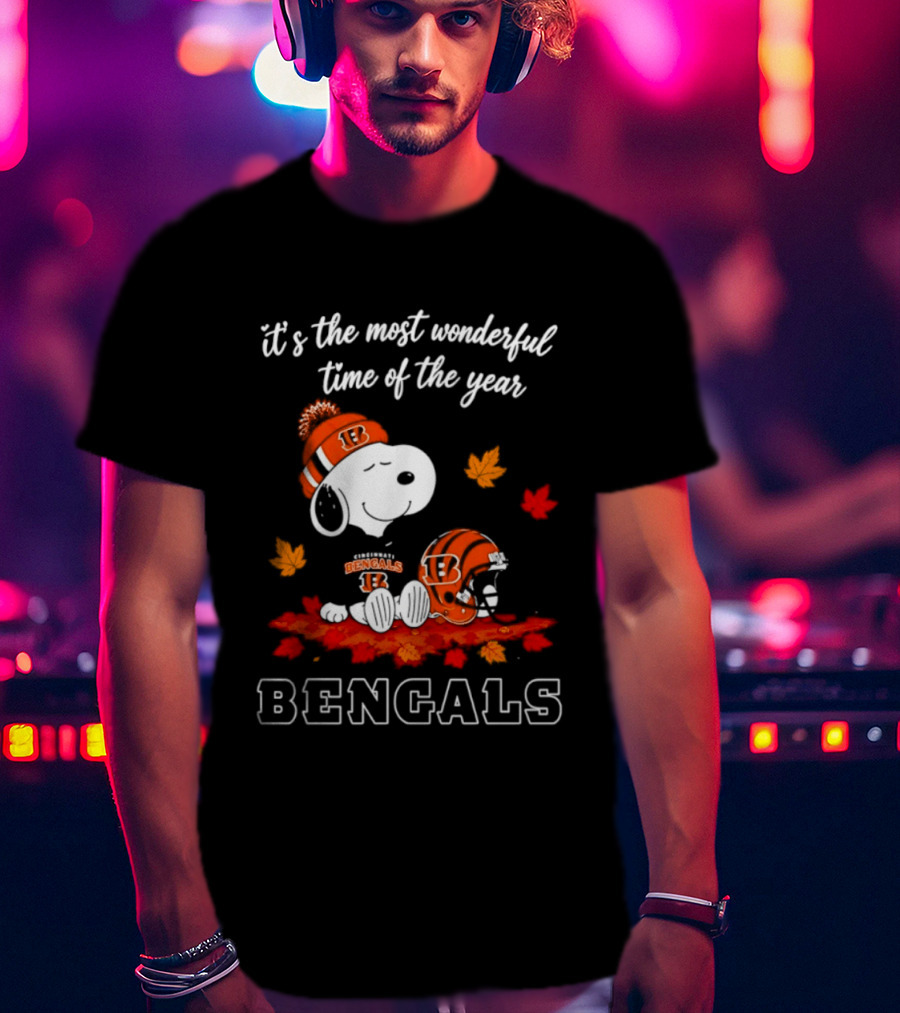 Cincinnati Bengals Snoopy Fall Halloween 2026 It's The Most Wonderful Time Of The Year T-Shirt