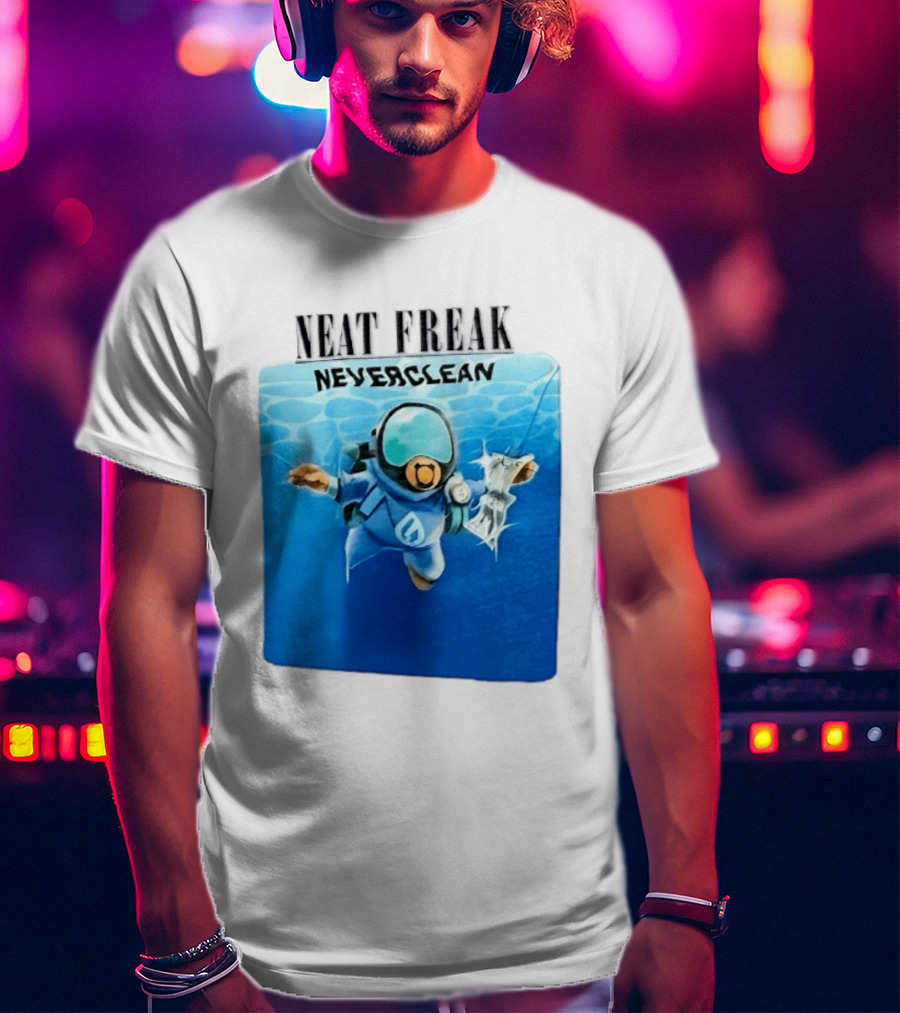 Neat Freak Neverclean Diver Catching Litter T-Shirt