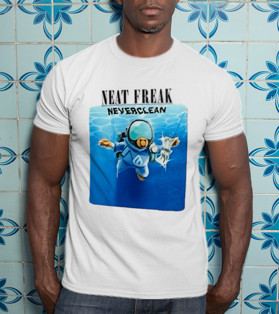 Neat Freak Neverclean Diver Catching Litter T-Shirt