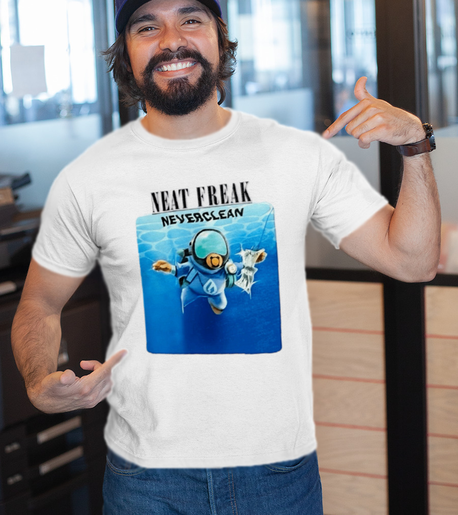 Neat Freak Neverclean Diver Catching Litter T-Shirt
