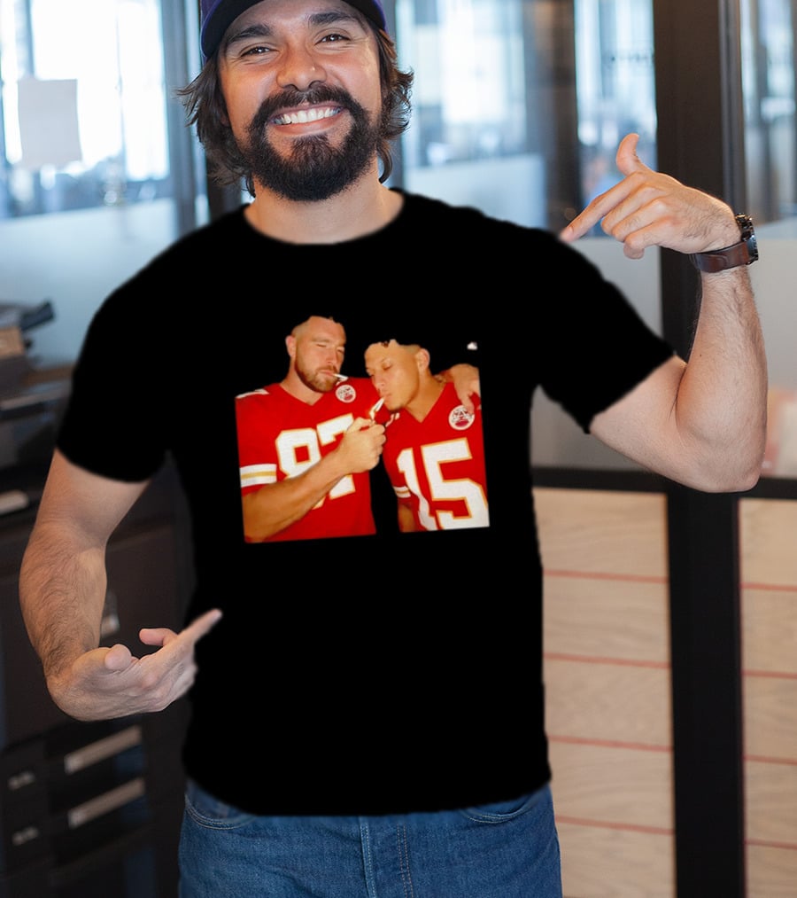 Kansas City Chiefs Mahomes Kelce Smoking 87 15 T-Shirt