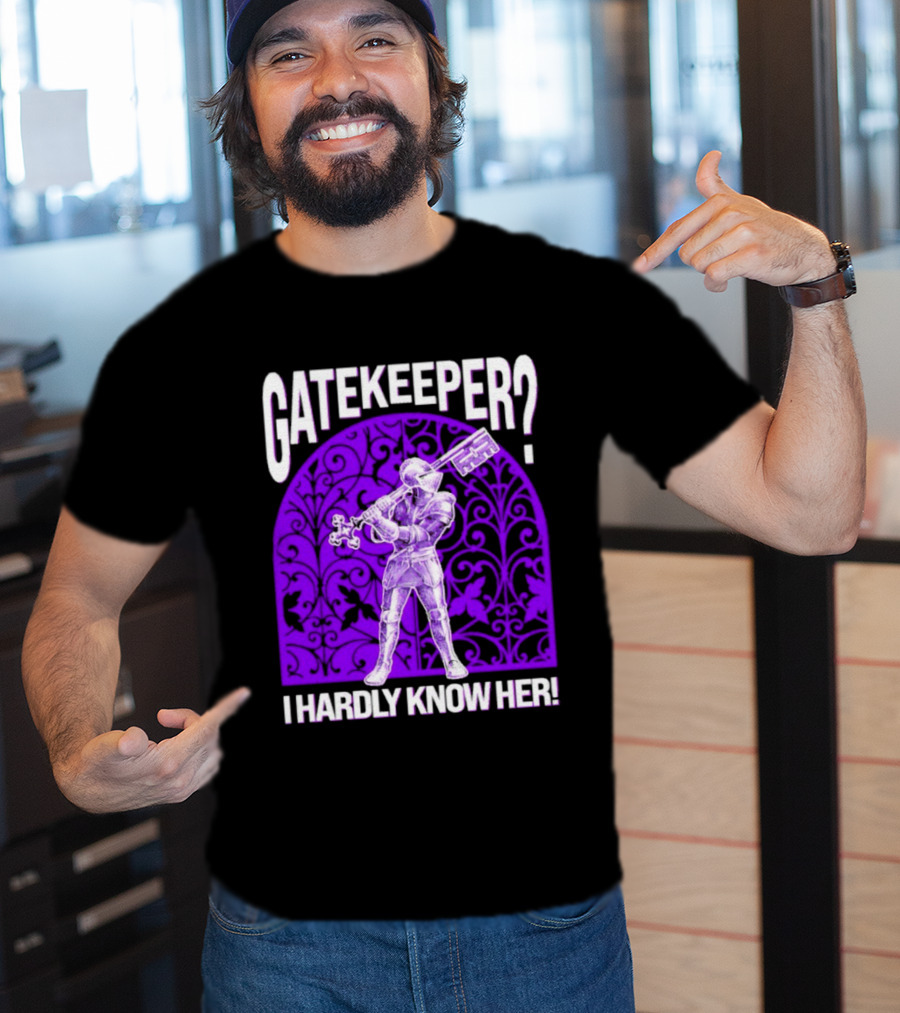 Gatekeeper I Hardly Know Her Knight In Armor Key Sword Purple T-Shirt