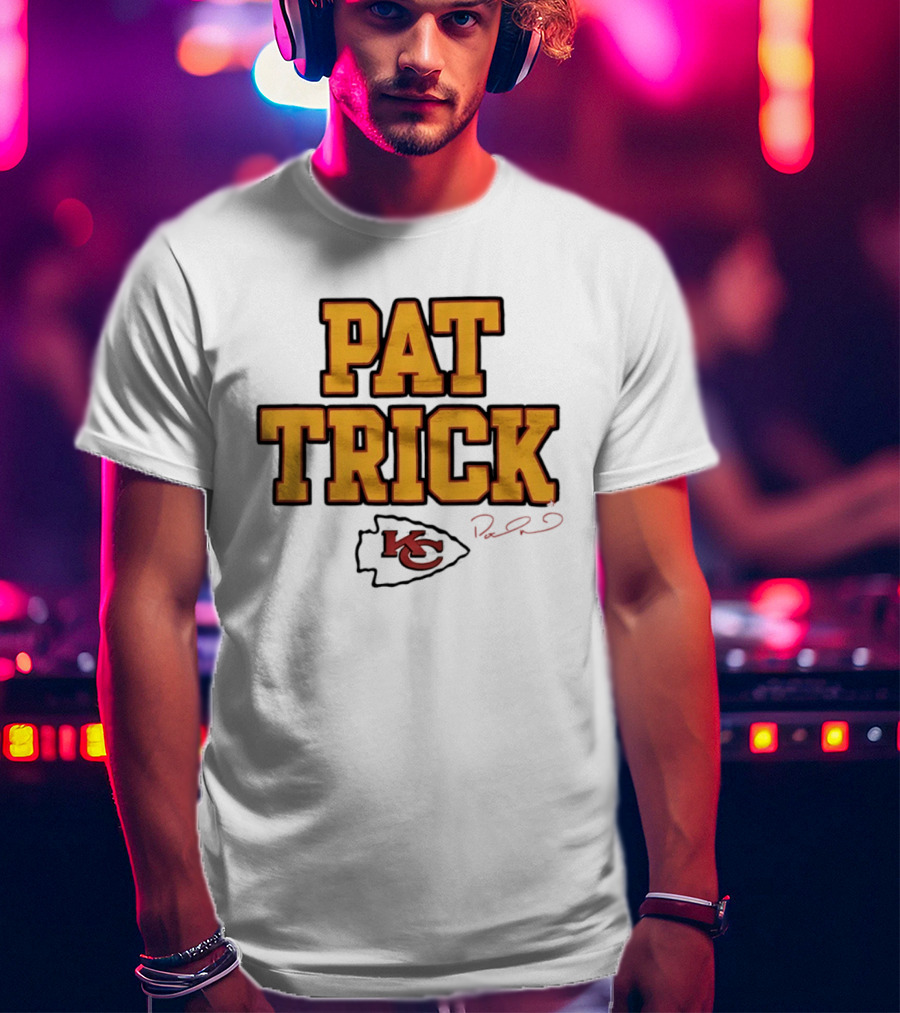 Pat Trick Kansas City Chiefs Patrick Mahomes KC Signature T-Shirt