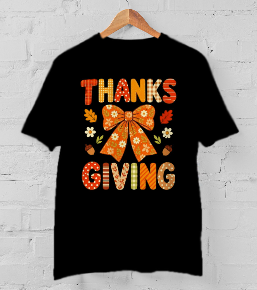 Thanksgiving Floral Bow With Autumn Acorns And Leaves T-Shirt
