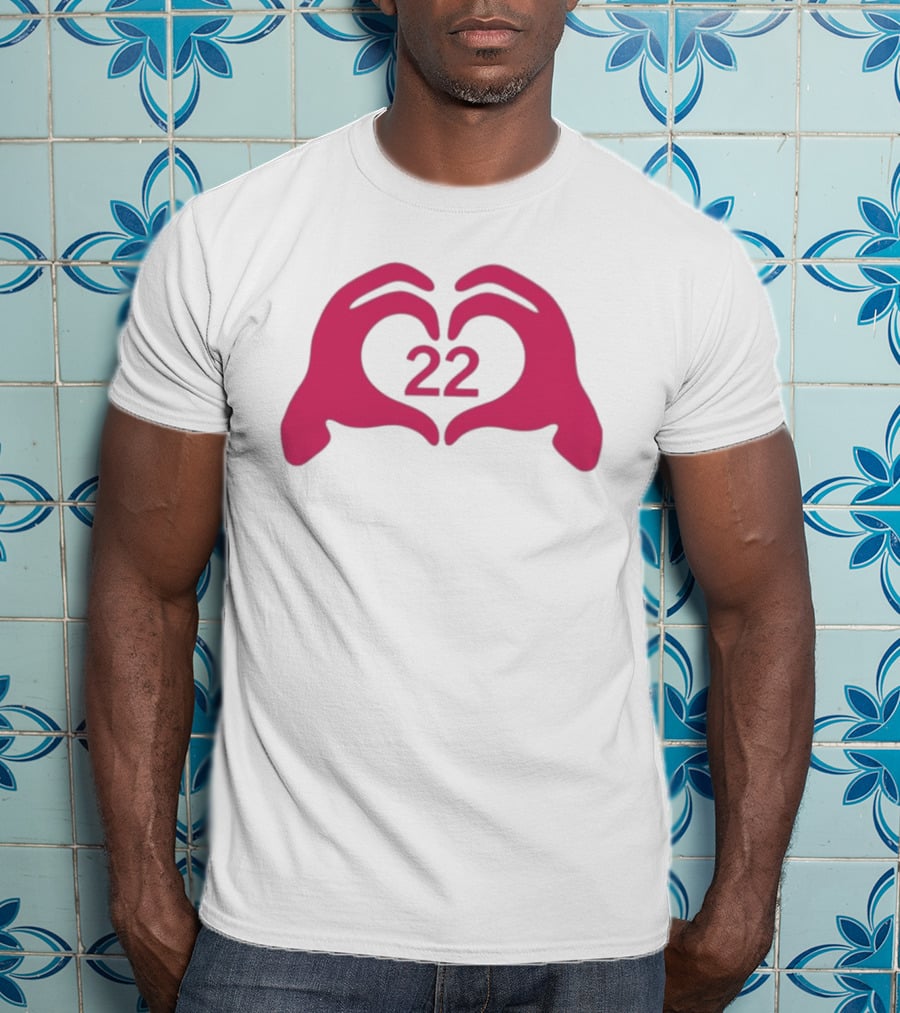 Feelin 22 Pink Heart Hands Gesture T-Shirt