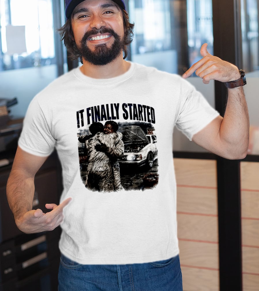 It Finally Started Junkiez Network Car Enthusiast Hugging Mechanics T-Shirt