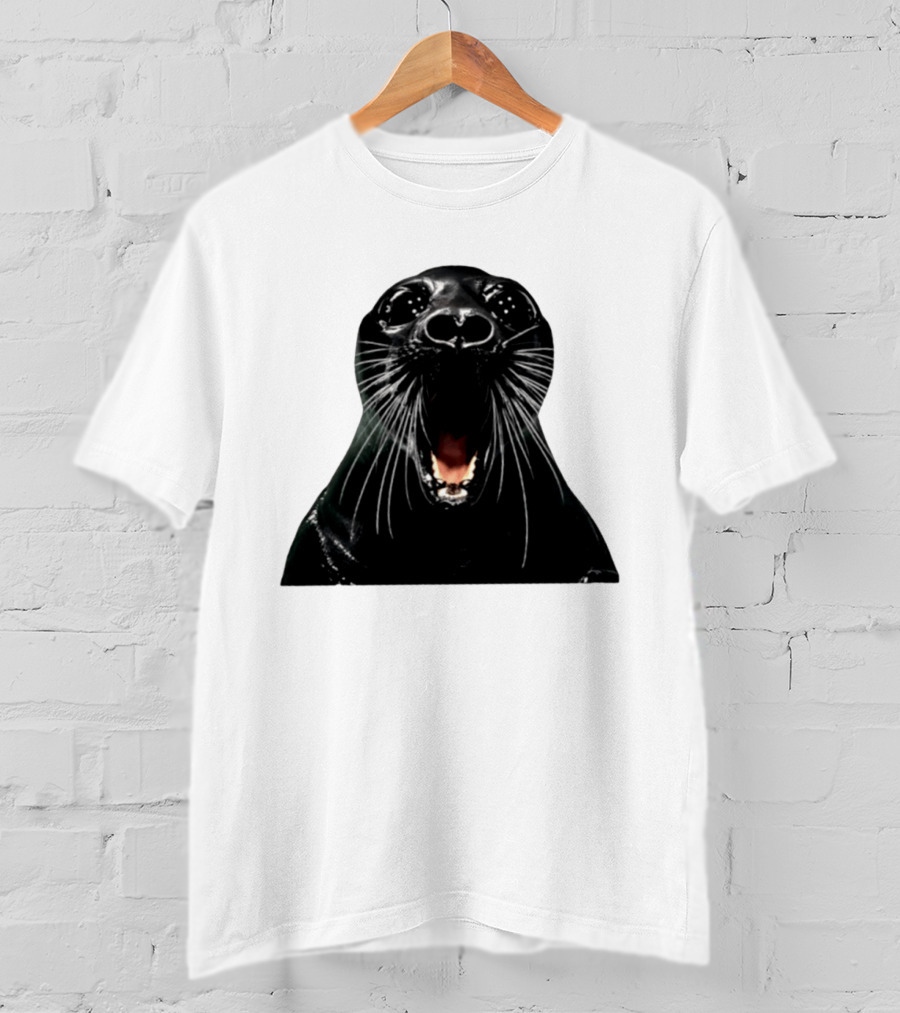 Screaming Black Seal Meme Hilarious Animal Expression T-Shirt