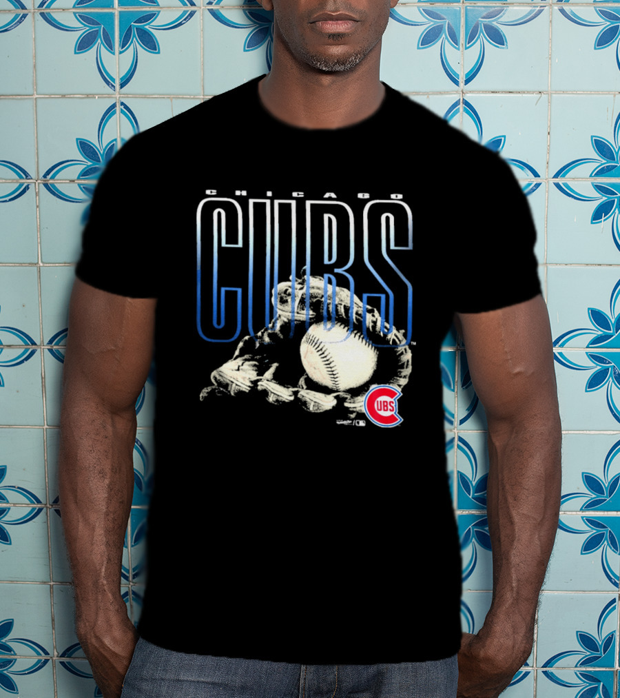 Chicago Cubs Fly Ball Baseball Team Logo Sports Fan T-Shirt