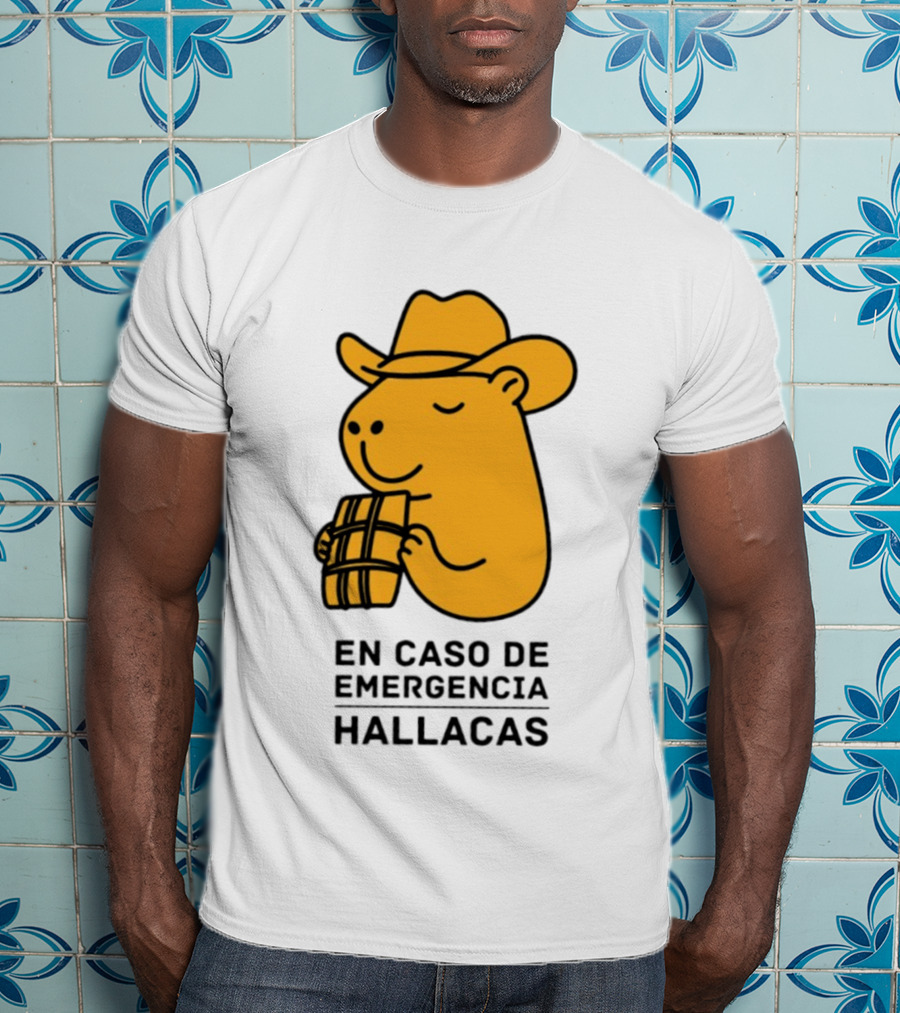 En Caso De Emergencia Hallacas Capybara Cowboy Hat T-Shirt