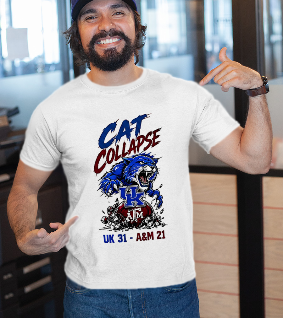 Cat Collapse UK Wildcats Crushing A&M Helmet UK 31 A&M 21 T-Shirt