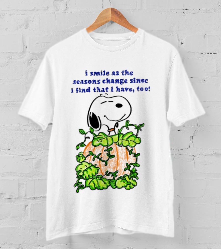 I Smile As The Seasons Change I Find That I Have Too Snoopy Pumpkin T-Shirt