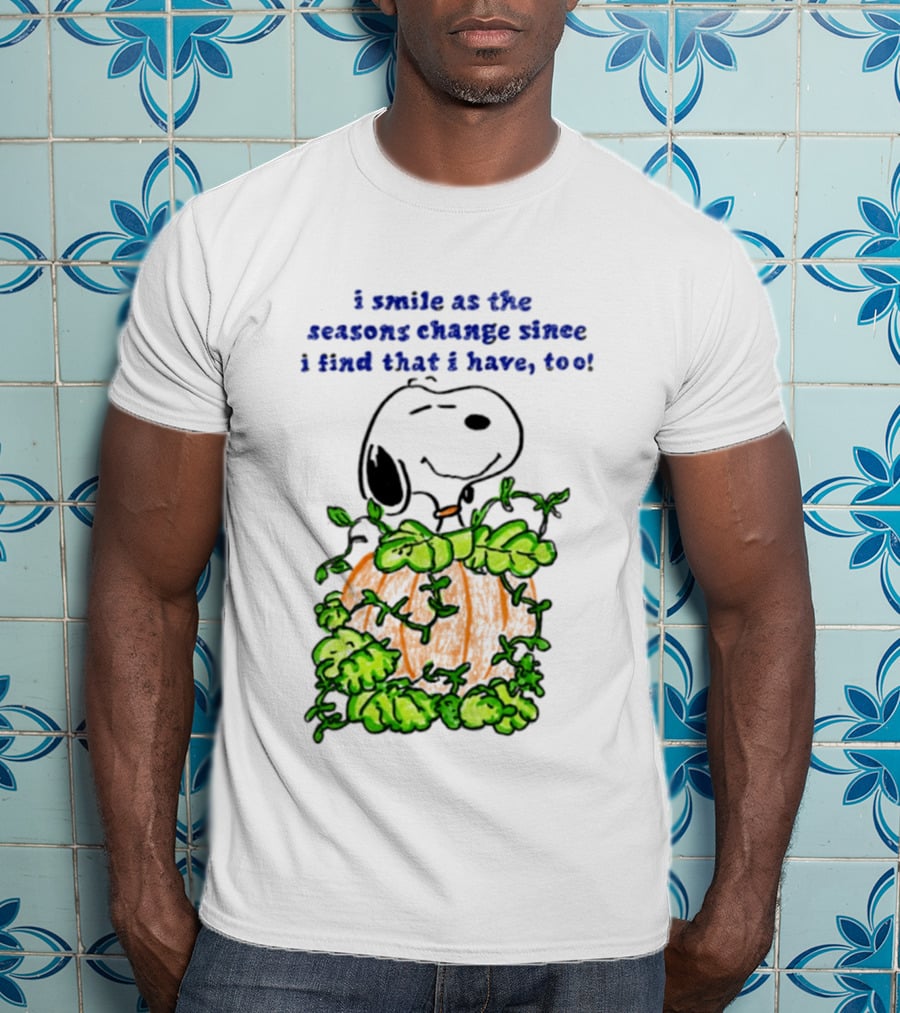 I Smile As The Seasons Change I Find That I Have Too Snoopy Pumpkin T-Shirt