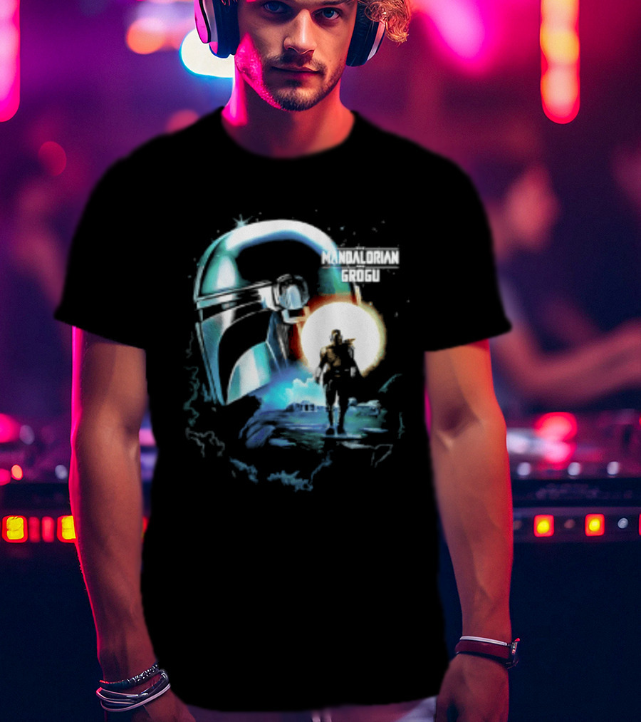 The Mandalorian And Grogu Helmet Silhouette Star Wars Disney Plus Series T-Shirt