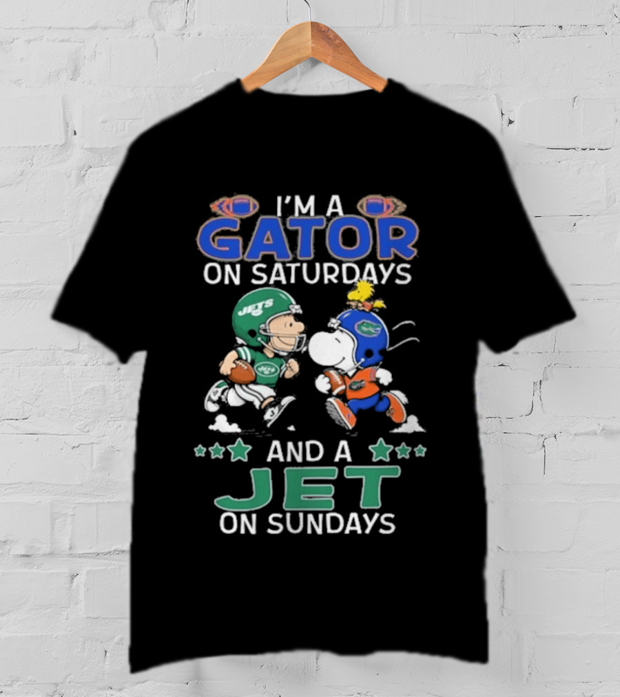 I'm A Gator On Saturdays And A Jet On Sundays Charlie Brown Snoopy Football Peanuts T-Shirt
