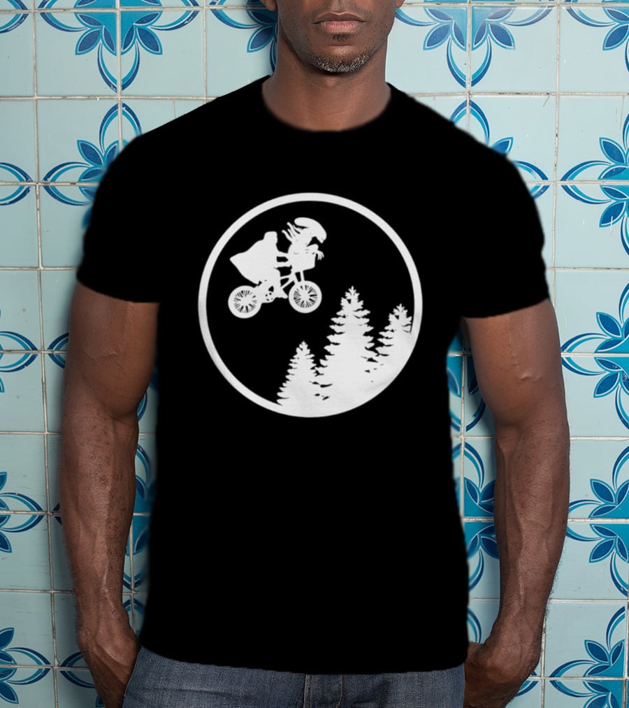 Alien On Bicycle With Trees In Circle Flying Scene 2026 T-Shirt