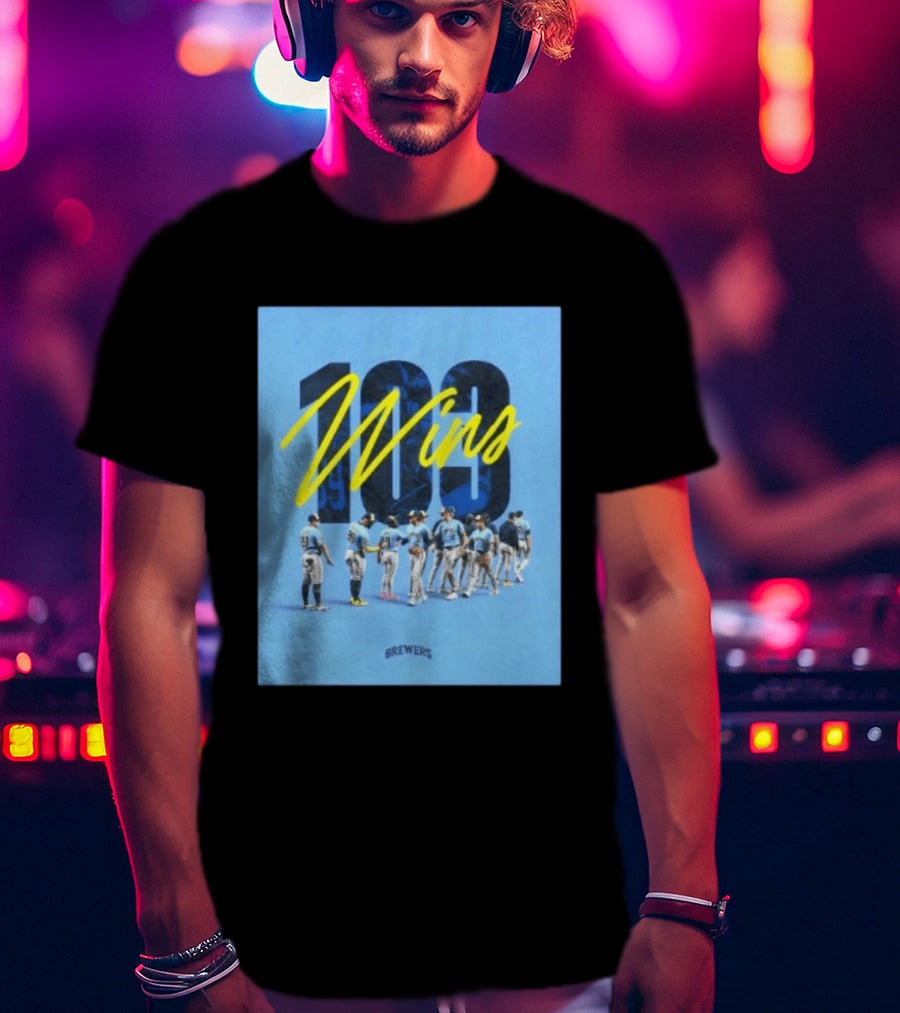 Milwaukee Brewers 103 Wins Celebration Team Huddle T-Shirt