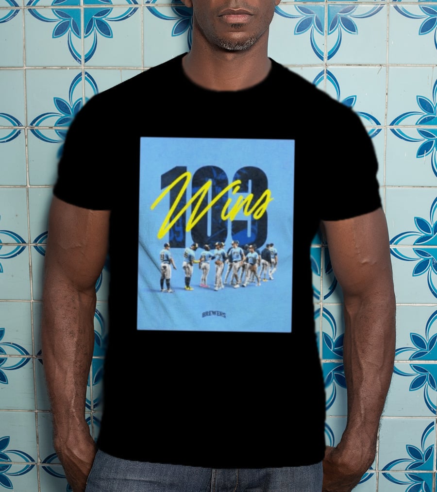 Milwaukee Brewers 103 Wins Celebration Team Huddle T-Shirt