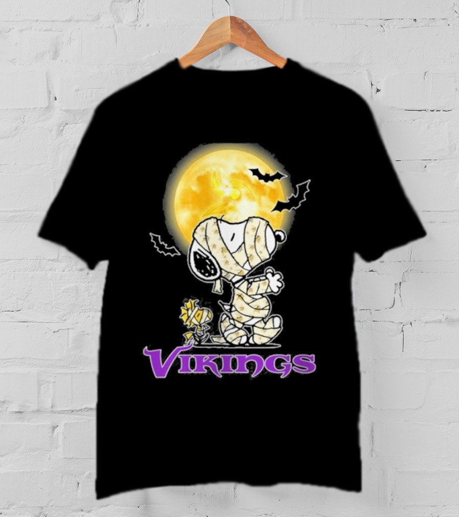Minnesota Vikings Snoopy Halloween Moon 2026 Holiday T-Shirt