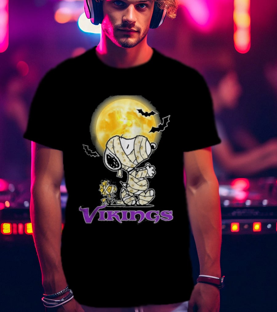 Minnesota Vikings Snoopy Halloween Moon 2026 Holiday T-Shirt