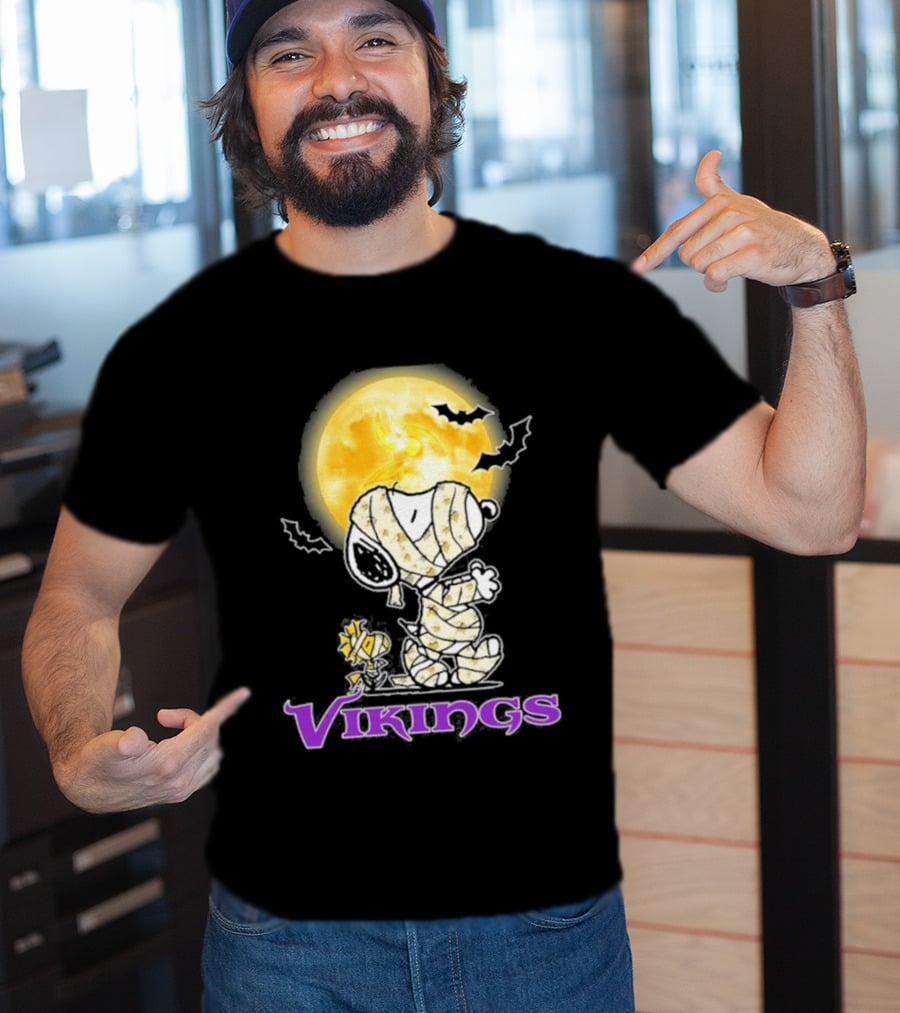 Minnesota Vikings Snoopy Halloween Moon 2026 Holiday T-Shirt
