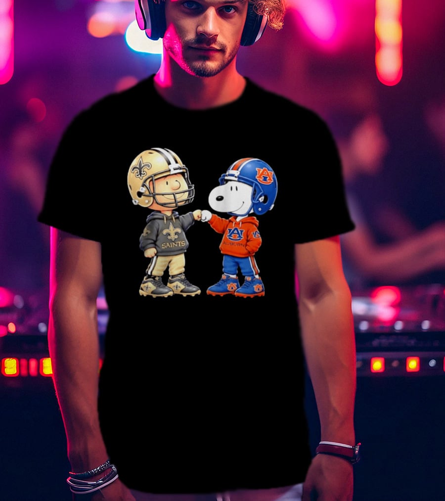 Charlie Brown Saints And Snoopy Auburn Tigers Fist Bump Football T-Shirt
