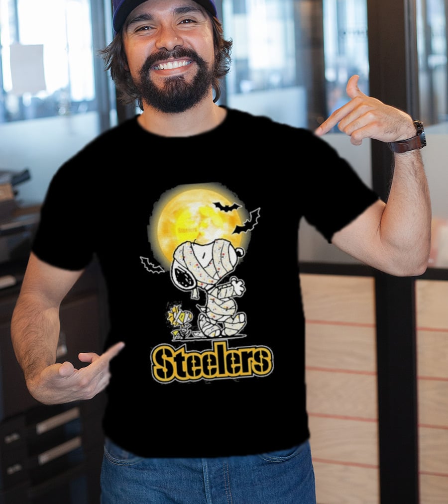 Pittsburgh Steelers Snoopy Halloween 2026 Holiday T-Shirt