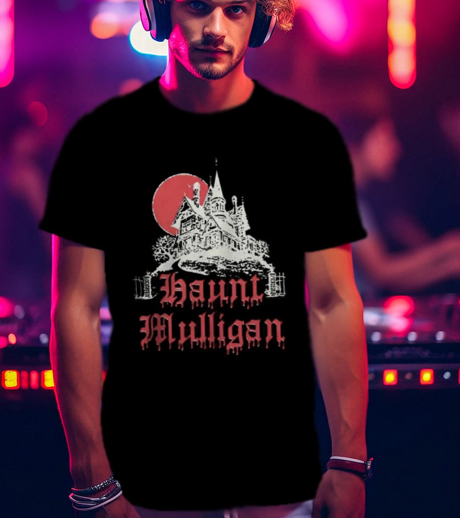 Hot Mulligan Haunted House Halloween Castle 2026 T-Shirt