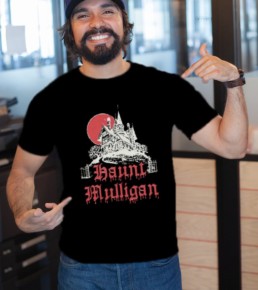 Hot Mulligan Haunted House Halloween Castle 2026 T-Shirt