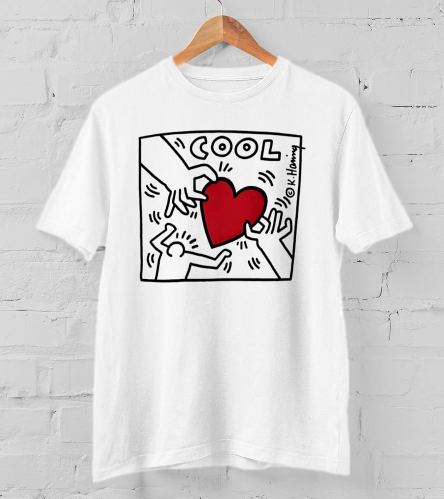 Keith Haring Cool Red Heart Two People Holding Hands Art 90s T-Shirt